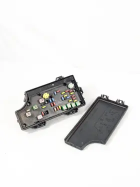 P04692777ab Daimlerchrysler 2010 Dodge Avenger Tipm Bcm Power Module Fuse Box Oem