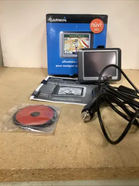 100062131 Garmin Nuvi 260 Automotive Mountable Bundle