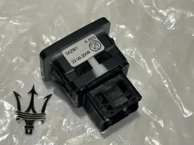 242561 Maserati Granturismo Usb Aux Port Socket A653