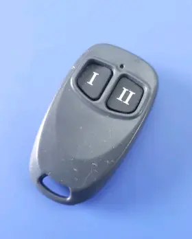 Qnp-f318 Secure Wireless 2-button Keyless Remote Transmitter Fob - Tested