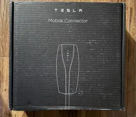 1021103-03-d Tesla Charger