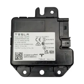 656787-00-b Tesla Model 3/y Usb-c Charging Hub Optional Power Plug And Pin Kit