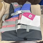 Roxy Adult Women Life Jacket Vest Uscg App Lvl 70 Buoyancy Aid Swiming Size S/m. Fixed Price $74.99.