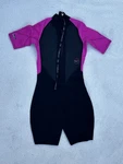 New Oneill Womens Reactor 2MM Shorty Wetsuit Size 6 Black Pink Surf Swim Diving. Fixed Price $49.95.